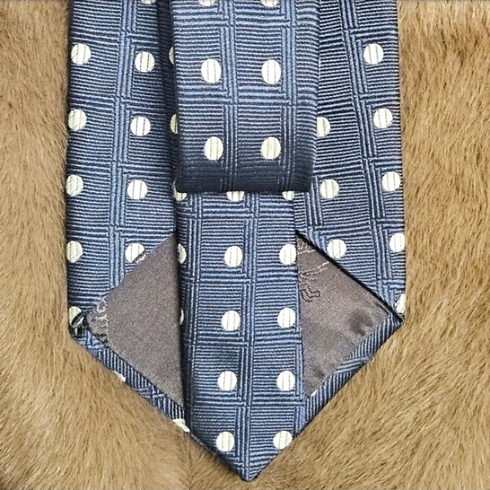 Burberrys Navy Blue Polka Dot Silk Tie